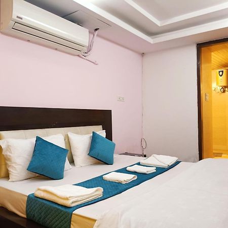 Hotel Blueberry New Delhi Buitenkant foto
