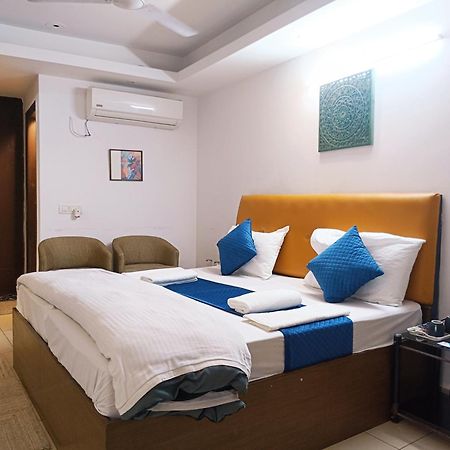 Hotel Blueberry New Delhi Buitenkant foto