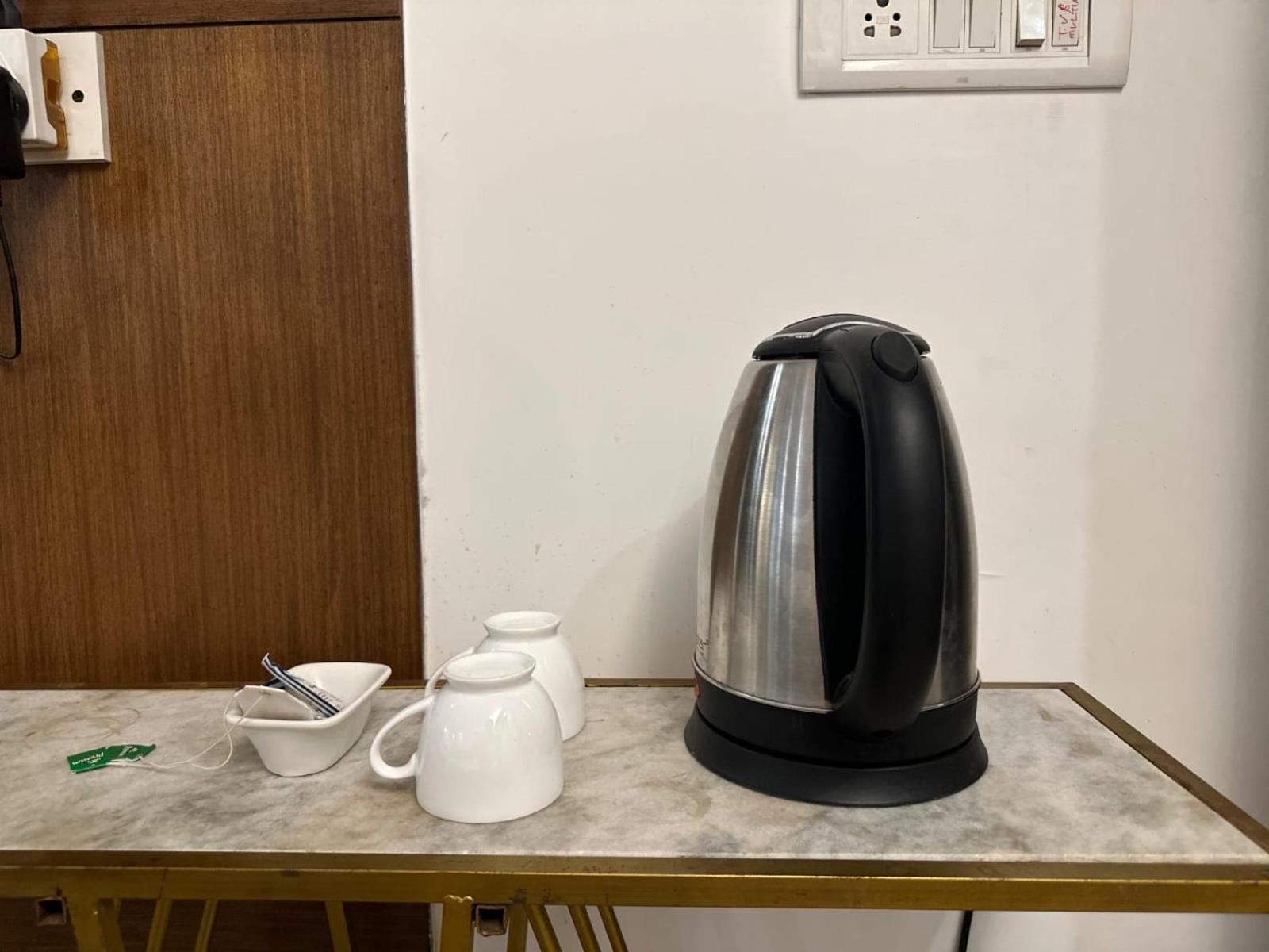 Hotel Blueberry New Delhi Buitenkant foto