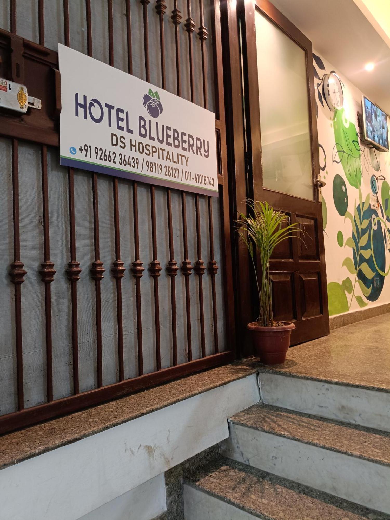 Hotel Blueberry New Delhi Buitenkant foto