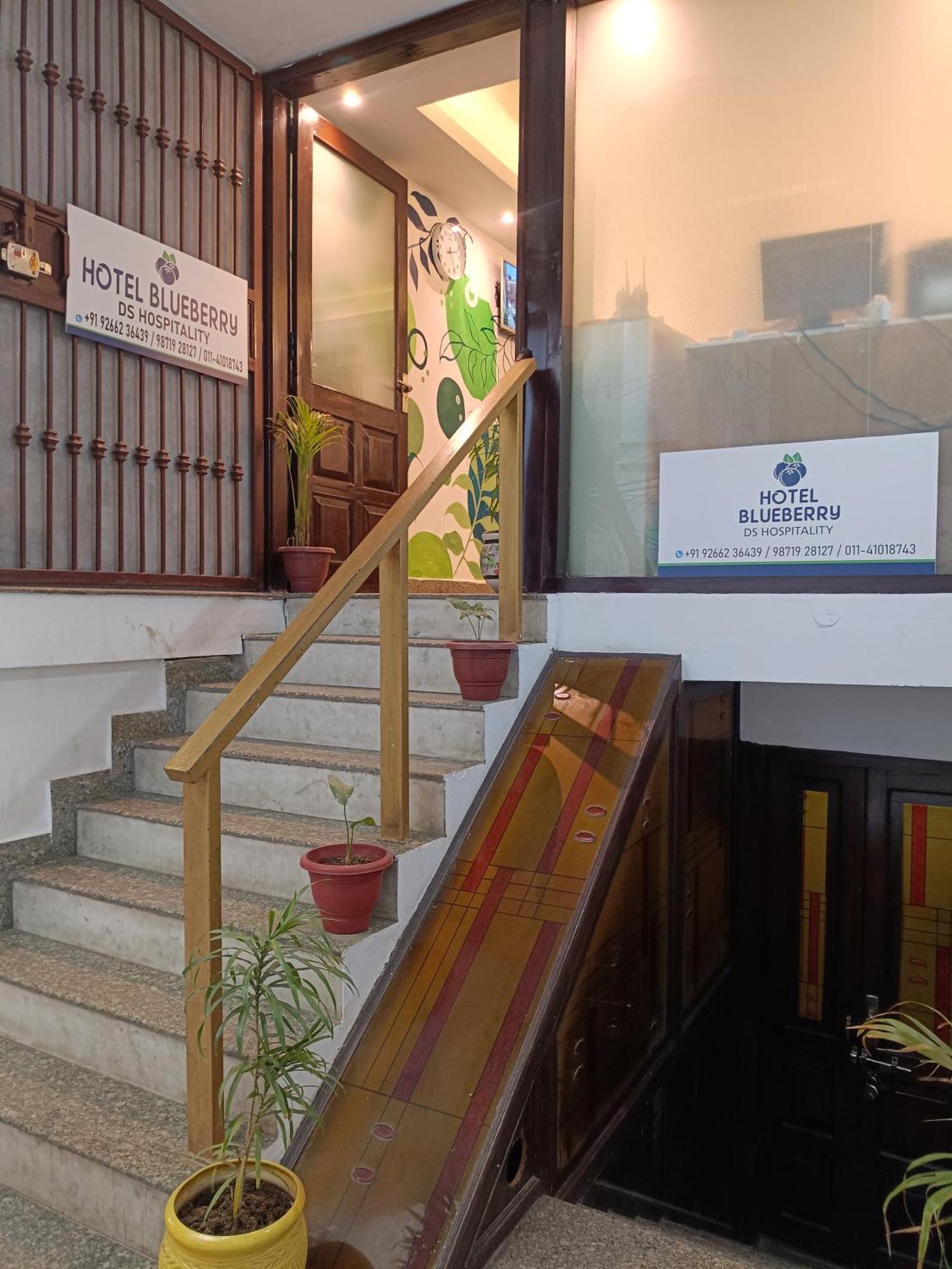 Hotel Blueberry New Delhi Buitenkant foto